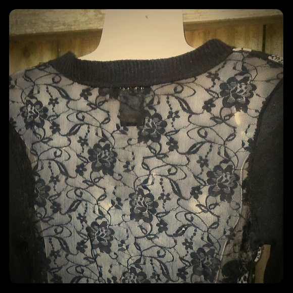 ♦SOLD♦💀HOT TOPIC Gothic Skulls Sweater Cardigan - Picture 4 of 6